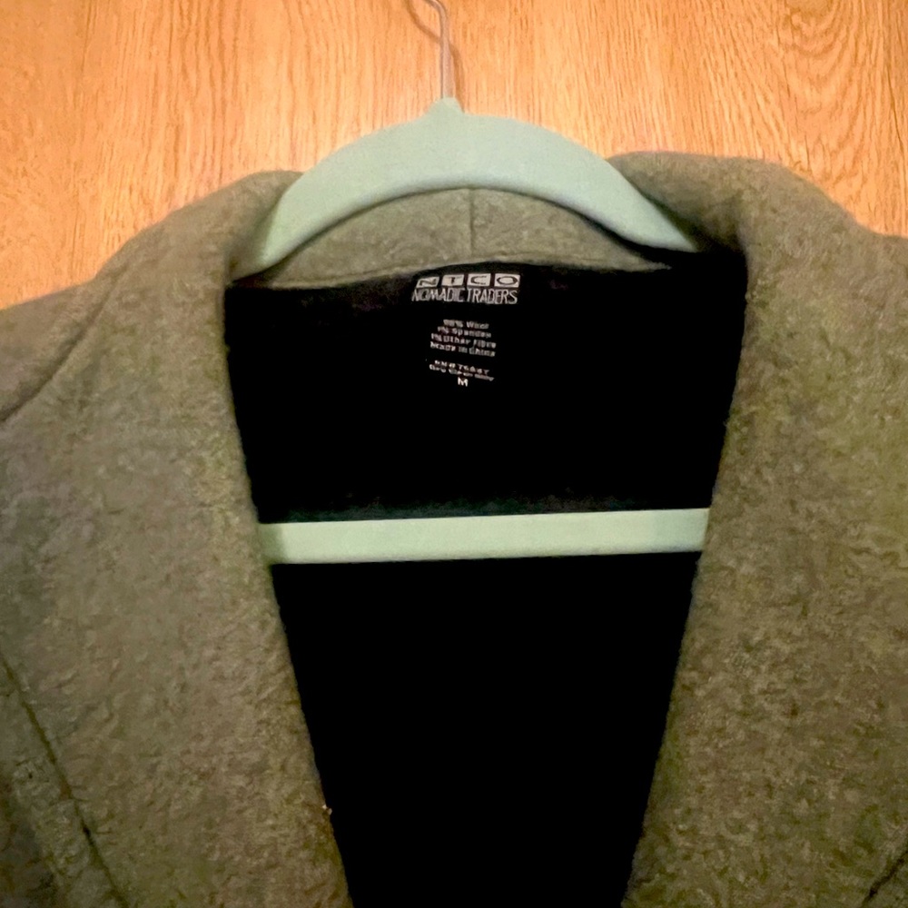 Gorgeous Wool Button jacket - Picture 5 of 5